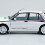 Lancia Delta HF Integrale 6 Alb Kyosho 1:18 - image 5 of 8