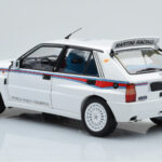 Lancia Delta HF Integrale 6 Alb Kyosho 1:18 - image 7 of 8