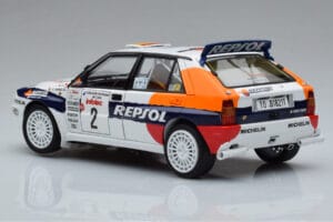 Lancia Delta HF Integrale Evoluzione #2 C. Sainz / L. Moya Tour de Corse 1993 Kyosho 1:18 08348J Metal - imaginea 6 din 9