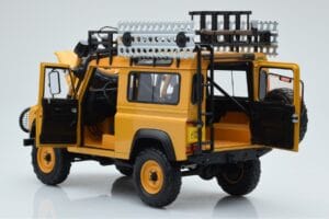 Land Rover Defender 90 Camel Trophy Borneo 1985 Almost Real 1:18 810213 Metal - imaginea 5 din 8