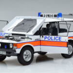 Land Rover Range Rover Poliție Almost Real 1:18 - image 2 of 9