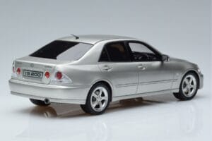 Lexus IS200 XE10 Argintiu Otto 1:18 OT991 Rășină - imaginea 2 din 6