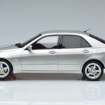 Lexus IS200 XE10 Argintiu Otto 1:18 OT991 Rășină - image 3 of 6