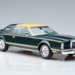 Lincoln Continental Mark V Verde Închis MCG 1:18 MCG18404 Metal - image 4 of 6