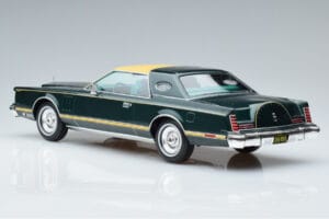 Lincoln Continental Mark V Verde Închis MCG 1:18 MCG18404 Metal - imaginea 5 din 6