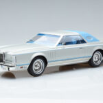 Lincoln Continental Mark V Argintiu MCG 1:18