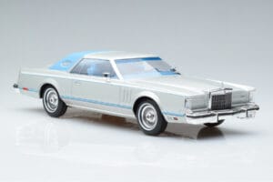 Lincoln Continental Mark V Argintiu MCG 1:18 MCG18403 Metal - imaginea 4 din 6