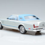 Lincoln Continental Mark V Argintiu MCG 1:18 - image 5 of 6
