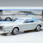 Lincoln Continental Mark V Argintiu MCG 1:18 - image 6 of 6