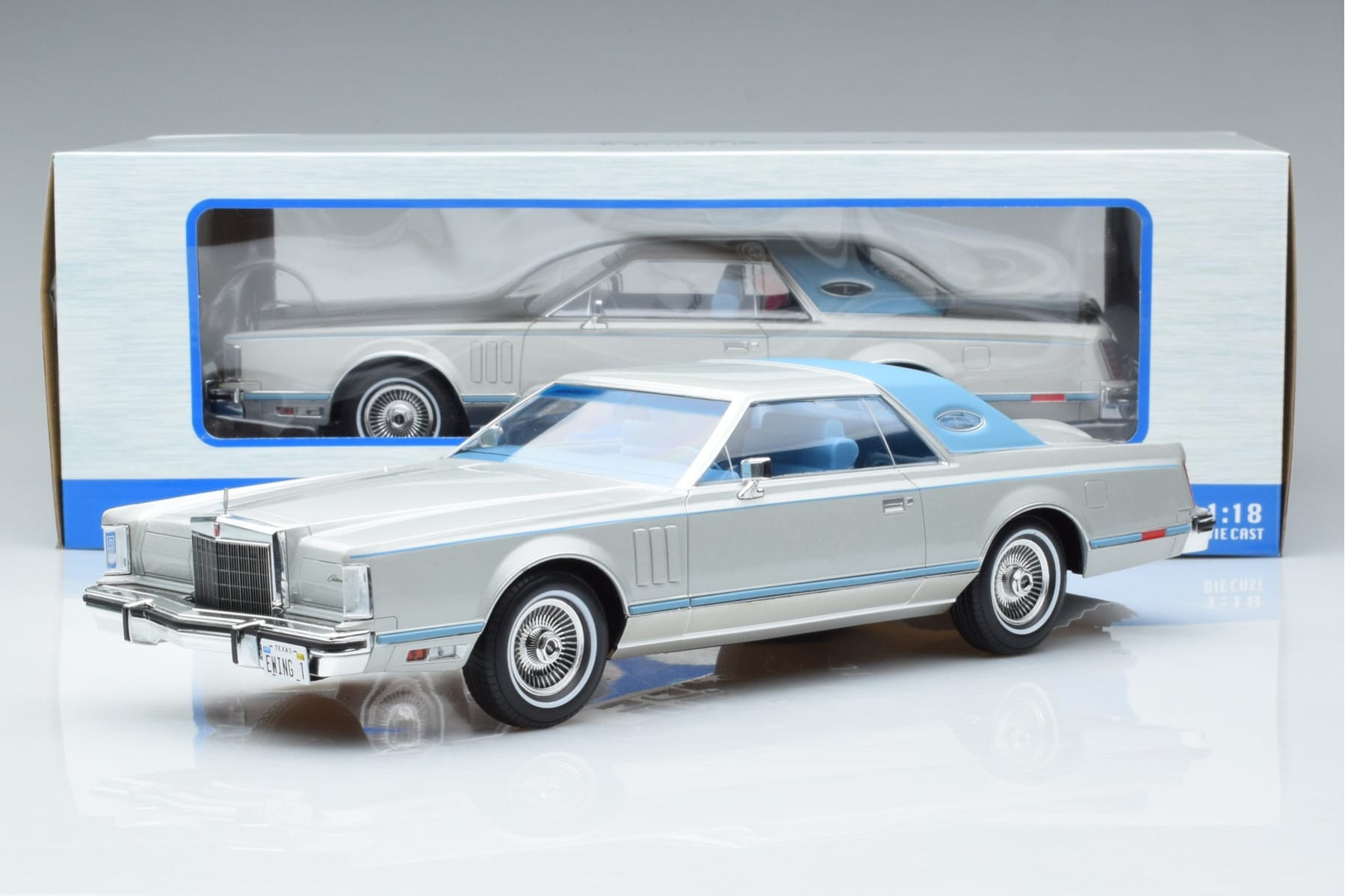 Lincoln Continental Mark V Argintiu MCG 1:18 MCG18403 Metal - imaginea 6 din 6