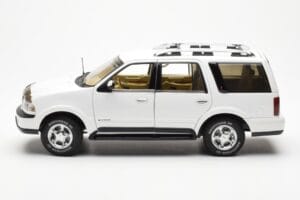 Lincoln Navigator Alb AUTOart 1:18 72761 Metal - imaginea 4 din 8