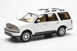 Lincoln Navigator Alb AUTOart 1:18
