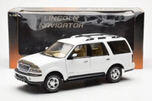 Lincoln Navigator Alb AUTOart 1:18 72761 Metal - imaginea 8 din 8