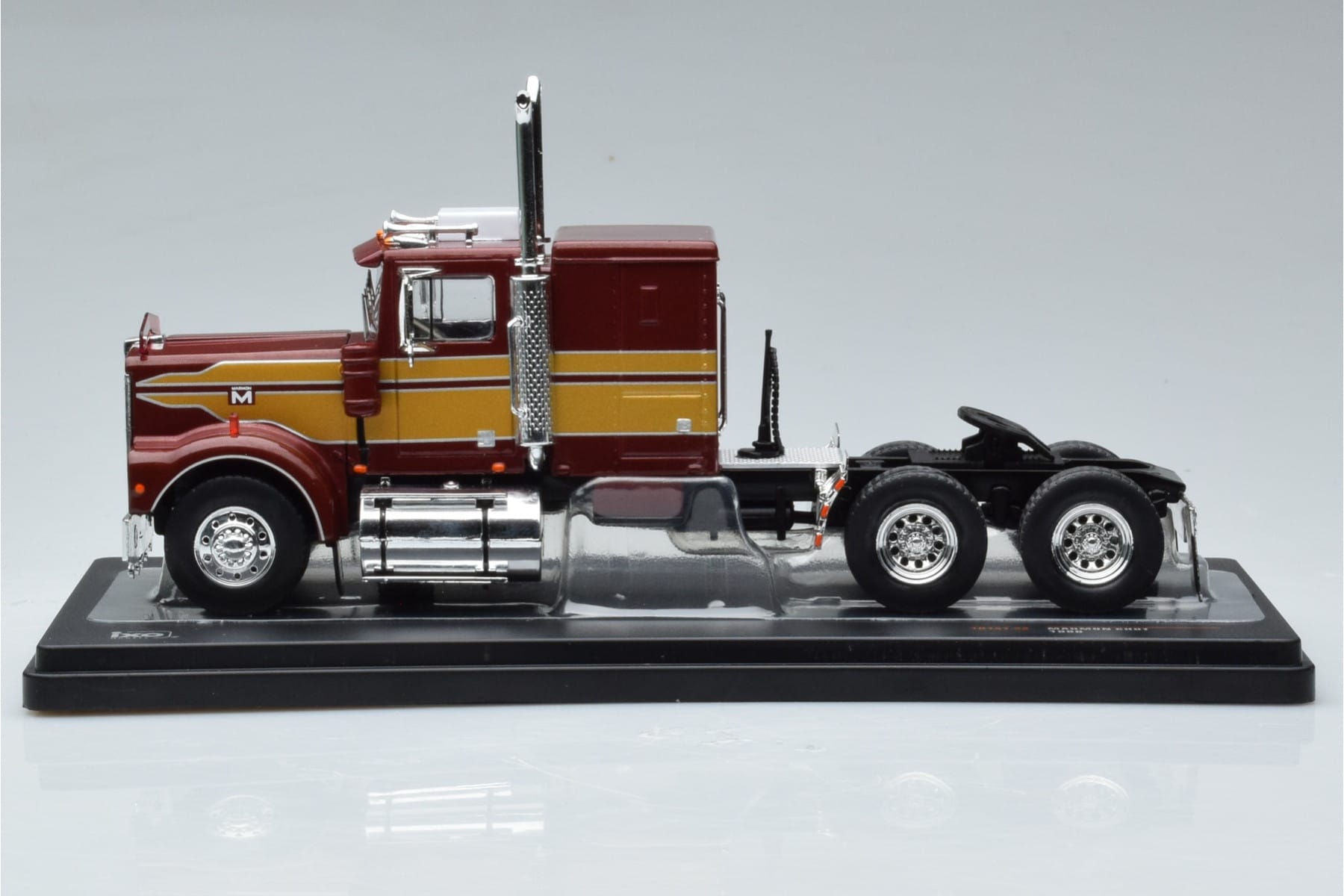 Marmon CHDT Roșu-Auriu IXO 1:43 TR157 Metal - imaginea 3 din 6