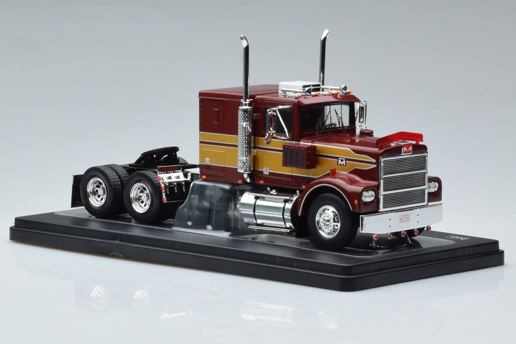 Marmon CHDT Roșu-Auriu IXO 1:43 TR157 Metal - imaginea 4 din 6