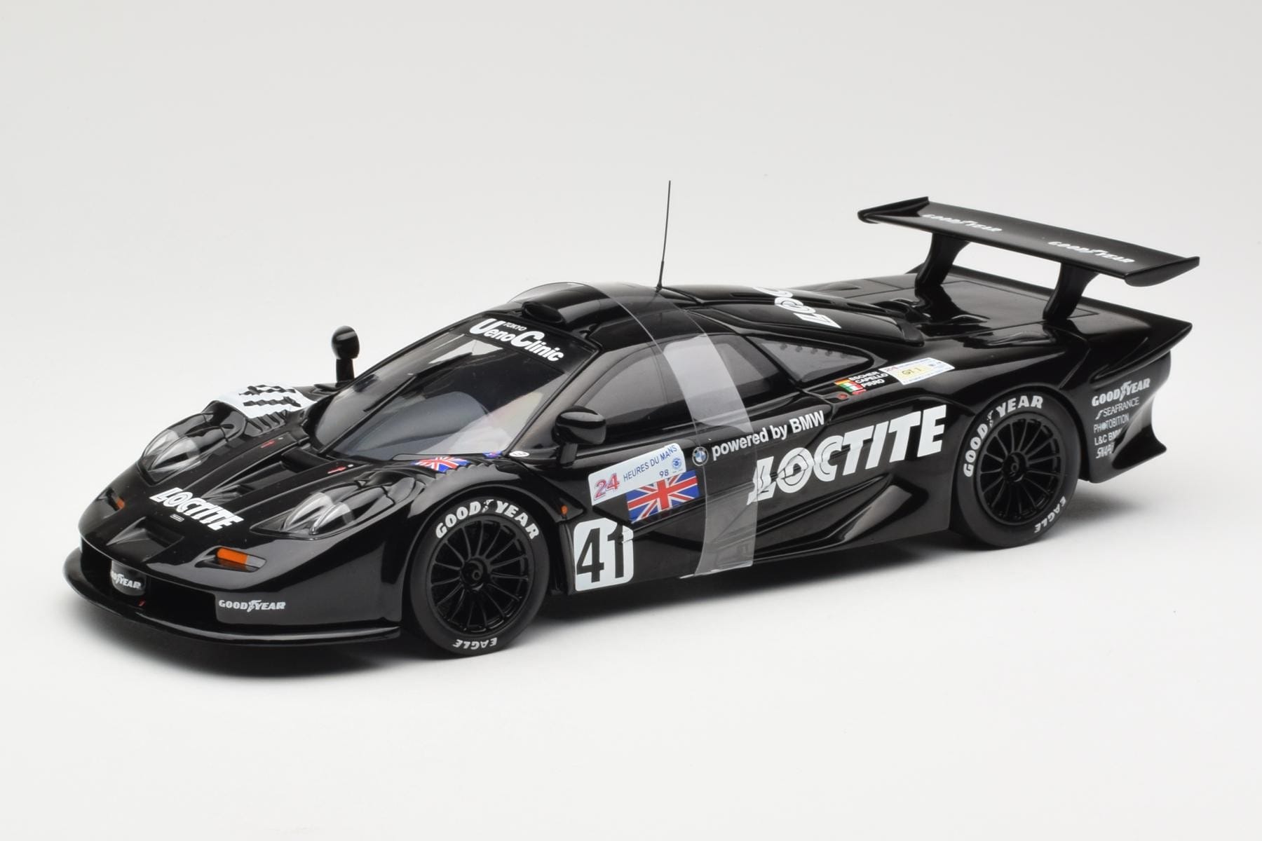 McLaren F1 GTR Loctite #27 T. Bäscher / R. Capello / E. Pirro 24 Hours of Le Mans 1998 UT Models 1:18 39821 Metal