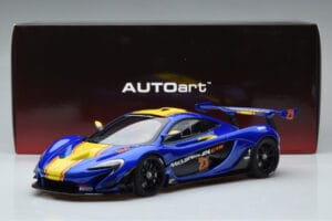 McLaren P1 GTR Albastru Cu Dungi Galbene AUTOart 1:18 81542 Compozit - imaginea 7 din 7