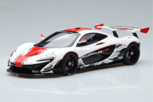 McLaren P1 GTR Alb Lucios Cu Dungi Roșii AUTOart 1:18