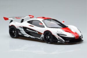 McLaren P1 GTR Alb Lucios Cu Dungi Roșii AUTOart 1:18 81541 Compozit - imaginea 5 din 7
