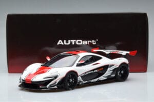 McLaren P1 GTR Alb Lucios Cu Dungi Roșii AUTOart 1:18 81541 Compozit - imaginea 7 din 7