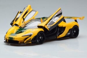 McLaren P1 GTR Galben Cu Dungi Verzi AUTOart 1:18 81544 Compozit - imaginea 2 din 7
