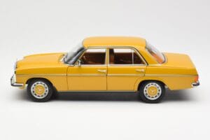 Mercedes 200/8 W115 Sahara Galben Norev 1:18 183771 Metal - imaginea 4 din 8