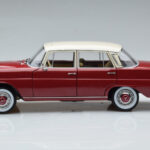 Mercedes 200 W110 Roșu Norev 1:18 - image 5 of 7