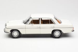 Mercedes 200 W115 Alb Norev 1:18 183770 Metal - imaginea 4 din 8
