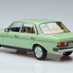 Mercedes 200 W123 Verde Norev 1:18 183796 Metal - image 6 of 7