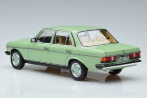 Mercedes 200 W123 Verde Norev 1:18 183796 Metal - imaginea 6 din 7