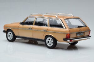Mercedes 200T S123 AMG Package Bej Norev 1:18 183739 Metal - imaginea 7 din 9
