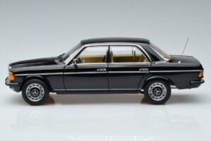Mercedes 230E W123 Ediție Limitată Norev 1:18 183711 Metal - imaginea 5 din 8