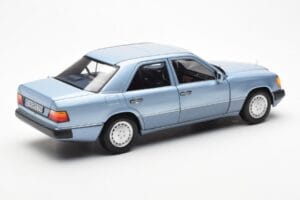 Mercedes 230E W124 Albastru Deschis Metalic Norev 1:18 183945 Metal - imaginea 3 din 8