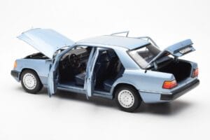 Mercedes 230E W124 Albastru Deschis Metalic Norev 1:18 183945 Metal - imaginea 5 din 8