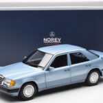 Mercedes 230E W124 Albastru Deschis Metalic Norev 1:18 - image 8 of 8