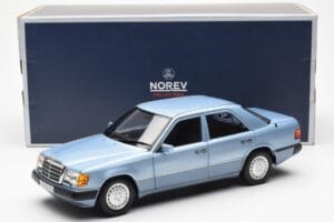 Mercedes 230E W124 Albastru Deschis Metalic Norev 1:18 183945 Metal - imaginea 8 din 8