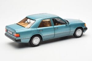 Mercedes 230E W124 Beryl Metallic Ediție Dealer Norev 1:18 B66040698 Metal - imaginea 3 din 8