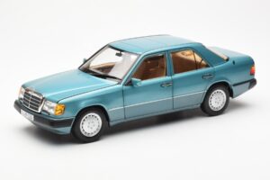 Mercedes 230E W124 Beryl Metallic Ediție Dealer Norev 1:18 B66040698