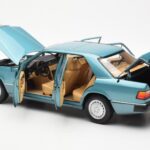 Mercedes 230E W124 Beryl Metallic Ediție Dealer Norev 1:18 B66040698 - image 5 of 8