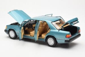 Mercedes 230E W124 Beryl Metallic Ediție Dealer Norev 1:18 B66040698 Metal - imaginea 5 din 8