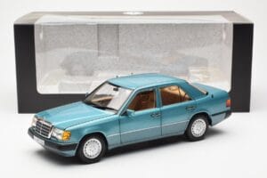 Mercedes 230E W124 Beryl Metallic Ediție Dealer Norev 1:18 B66040698 Metal - imaginea 8 din 8