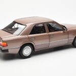Mercedes 230E W124 Rosewood Metallic Ediție Dealer Norev 1:18 B66040697 - image 3 of 8