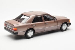 Mercedes 230E W124 Rosewood Metallic Ediție Dealer Norev 1:18 B66040697 Metal - imaginea 3 din 8