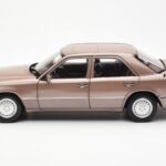 Mercedes 230E W124 Rosewood Metallic Ediție Dealer Norev 1:18 B66040697 - image 4 of 8