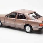 Mercedes 230E W124 Rosewood Metallic Ediție Dealer Norev 1:18 B66040697 - image 7 of 8