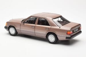Mercedes 230E W124 Rosewood Metallic Ediție Dealer Norev 1:18 B66040697 Metal - imaginea 7 din 8
