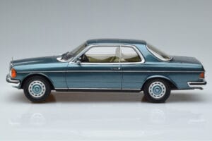 Mercedes 280 CE C123 Albastru Otto 1:18 OT627 Rășină - imaginea 3 din 6