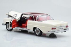 Mercedes 280 SE W108 Alb AUTOart 1:18 76287 Metal - imaginea 3 din 8