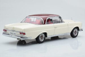 Mercedes 280 SE W108 Alb AUTOart 1:18 76287 Metal - imaginea 4 din 8