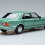 Mercedes 560 SEL W126 Verde Deschis Norev 1:18 - image 3 of 7